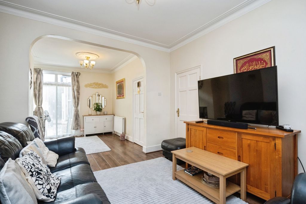 Property photo 3 of 17 Pbox-Img.Jpg