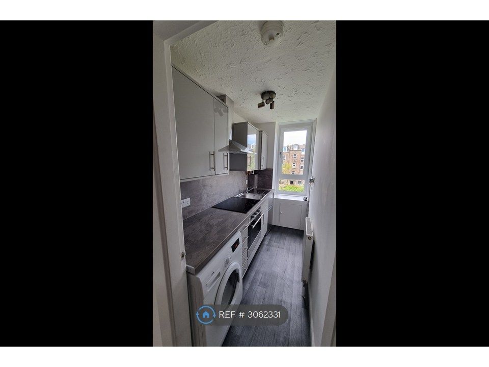 Property photo 2 of 17 Kitchen