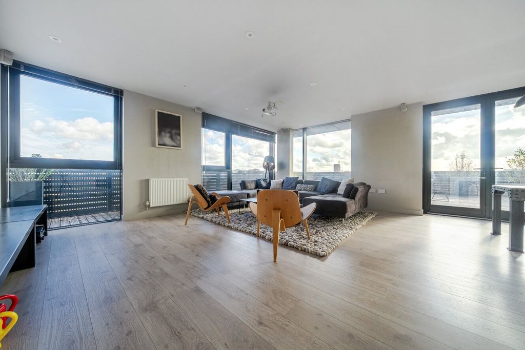 Property photo 1 of 22 Picture No. 15