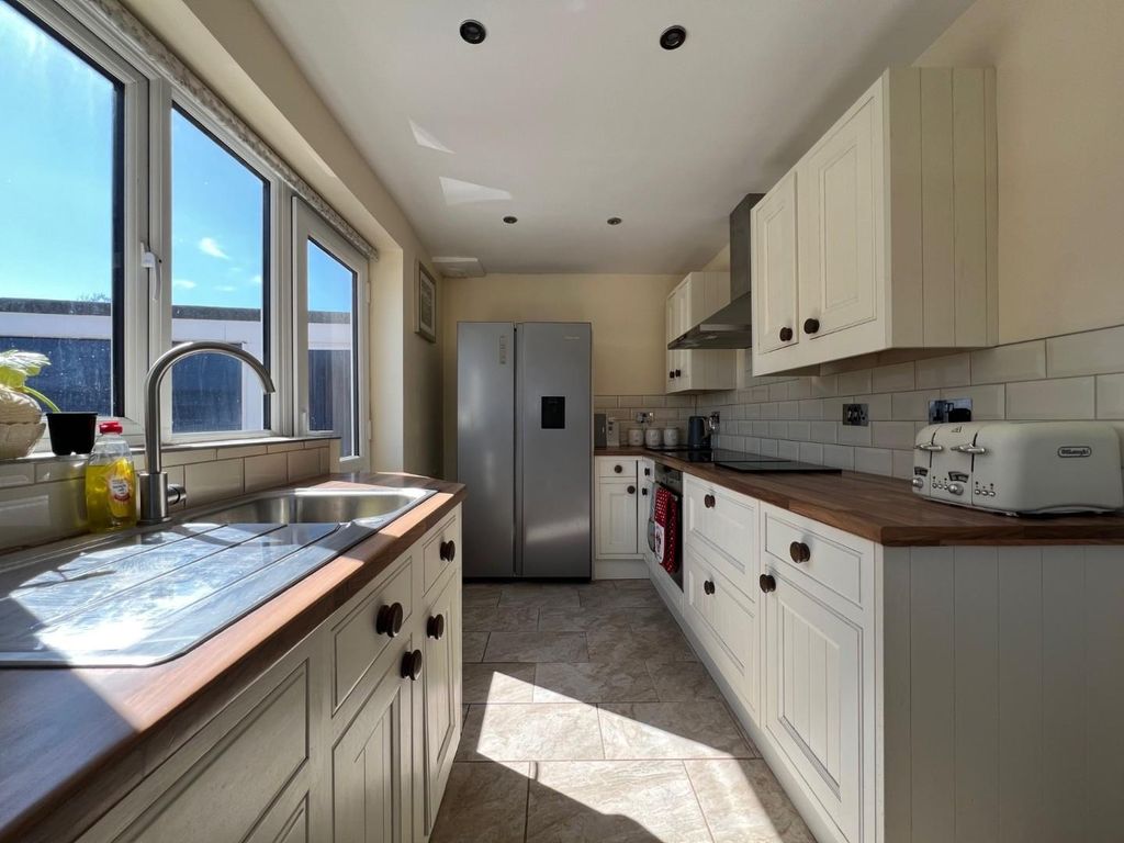 Property photo 3 of 17 130 Manor Lane - Kitchen2.Jpeg