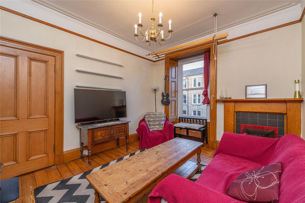 Property photo 2 of 15 Lounge