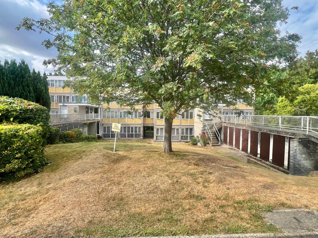Property photo 2 of 13