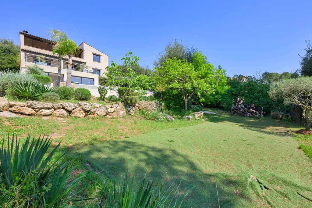 Property photo 1 of 26