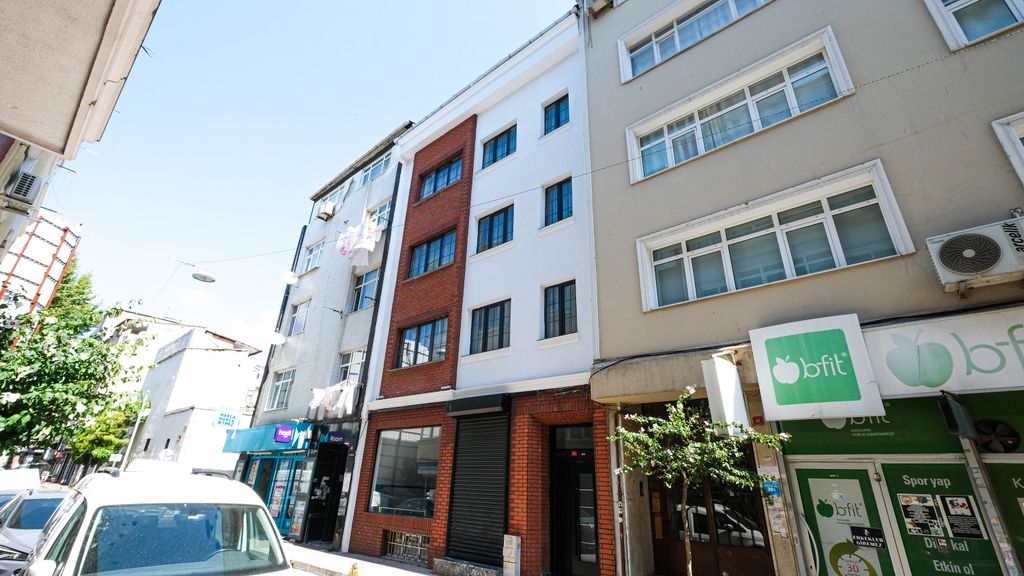 Property photo 2 of 18 Renovated Building With Homes &amp; A Shop Unit For Sale In Istanbul - Location Of The Building