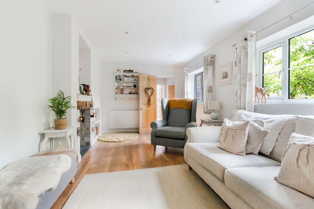 Property photo 3 of 23