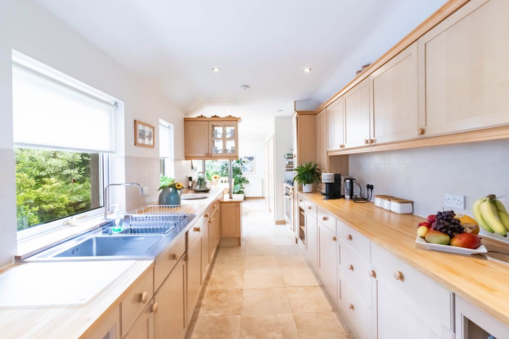 Property photo 3 of 50 Kitchen