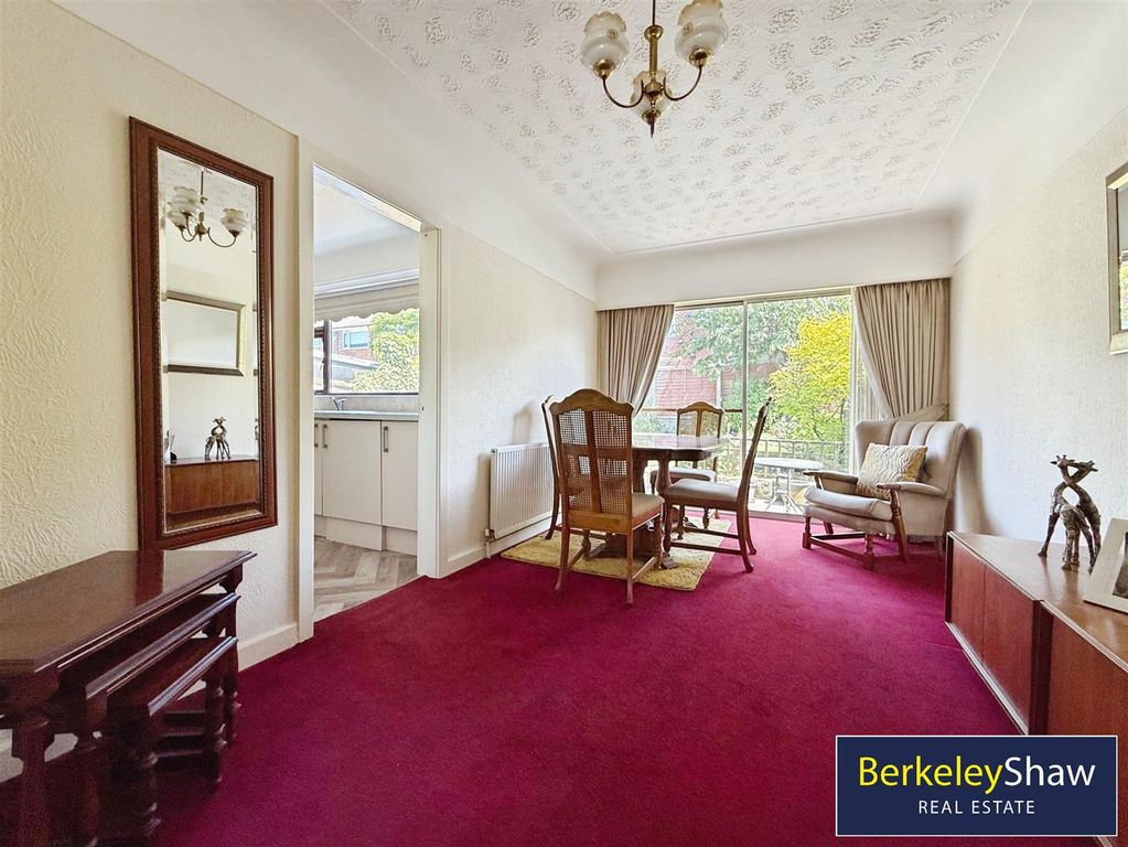Property photo 3 of 14 Dining Room