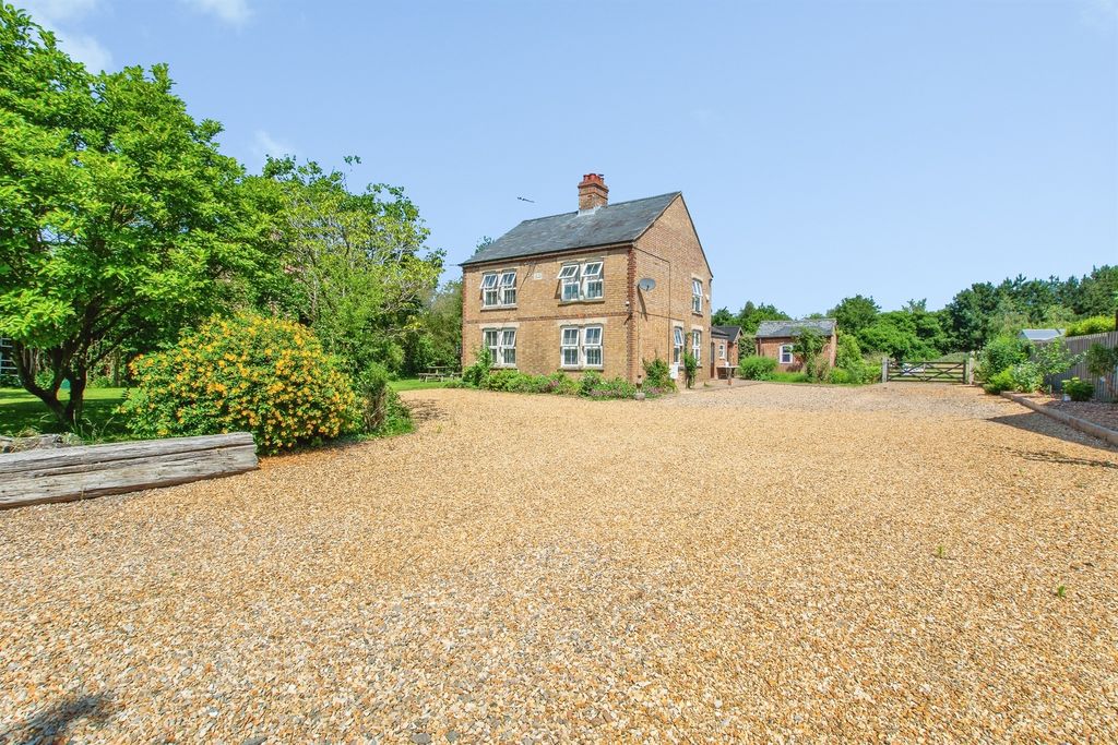 Property photo 1 of 24