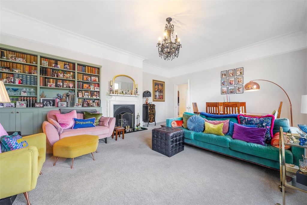 Property photo 2 of 20 Copers Cope Road-4.Jpg