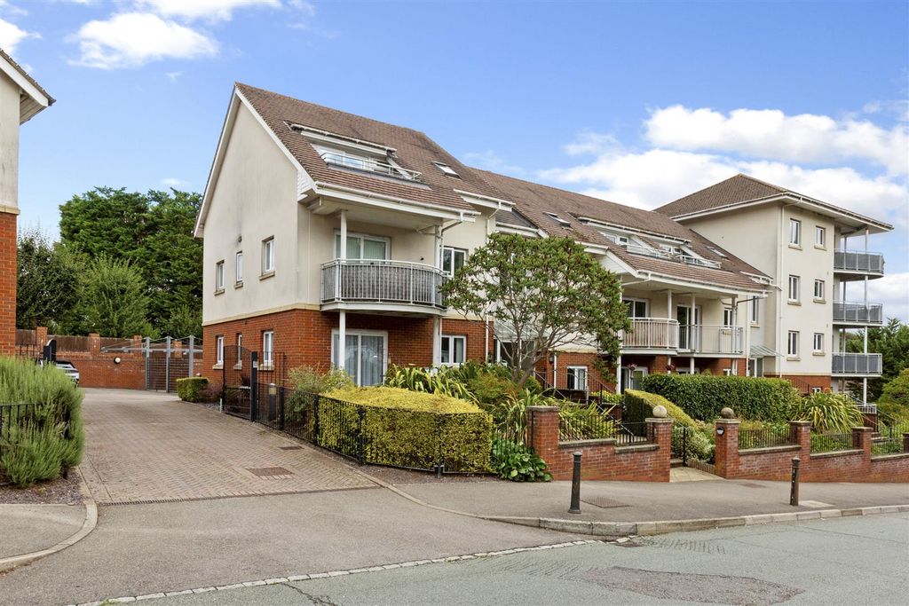 Property photo 1 of 14