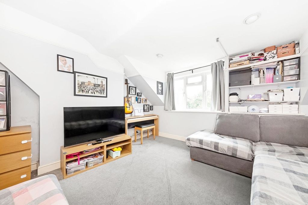 Property photo 2 of 9