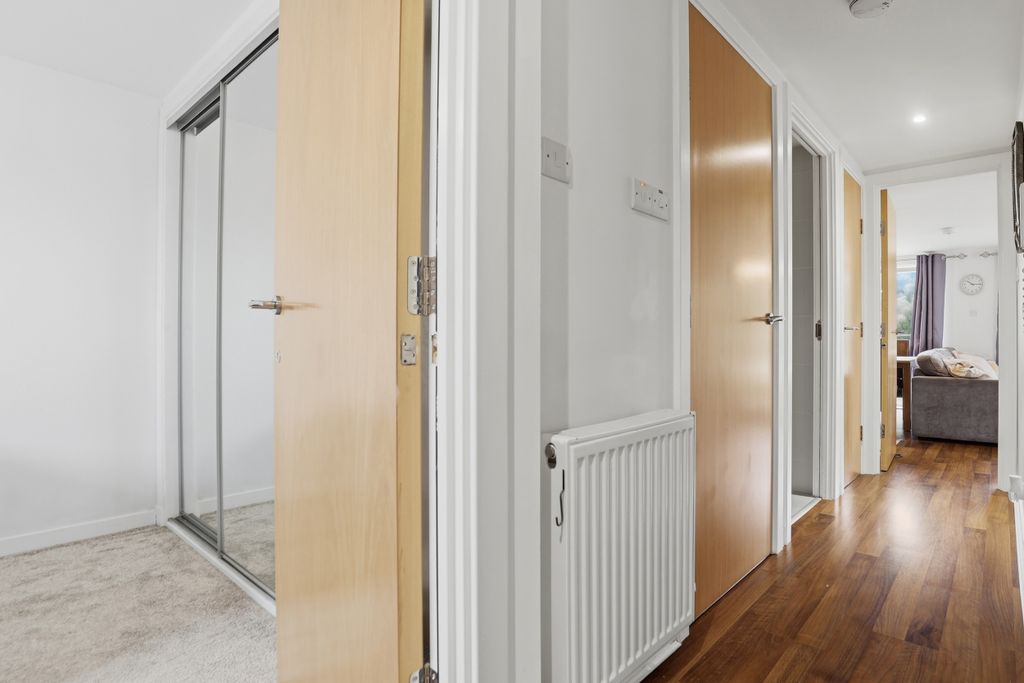 Property photo 2 of 34