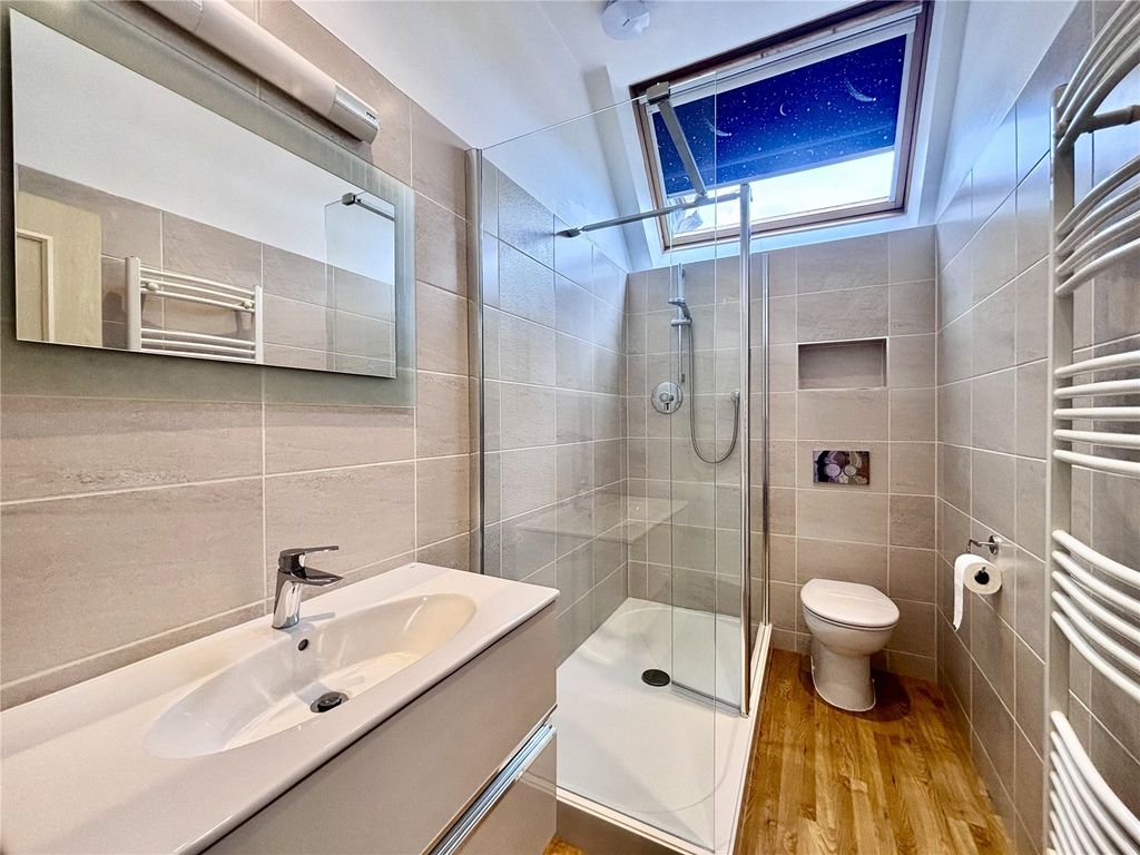 Property photo 3 of 11 Picture No. 33