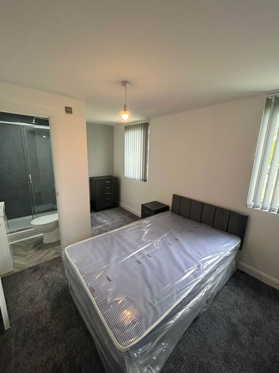 Property photo 1 of 2
