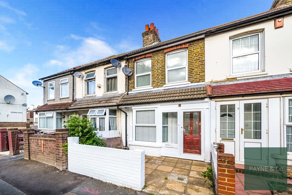 Property photo 1 of 17