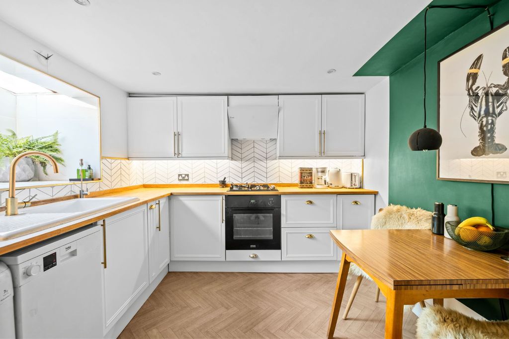 Property photo 3 of 12 4289072
