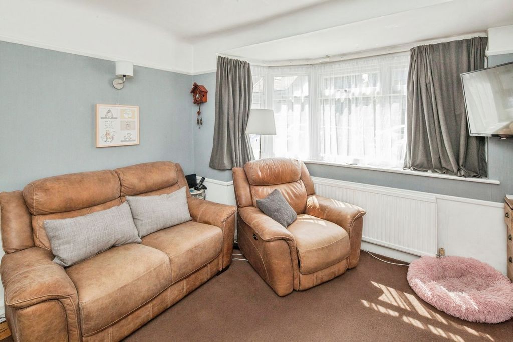 Property photo 3 of 14