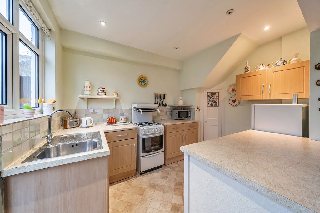 Property photo 3 of 13 Kitchen
