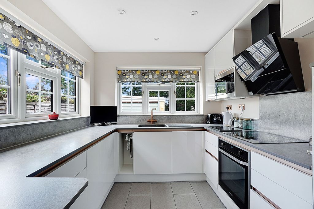 Property photo 3 of 29 4199217