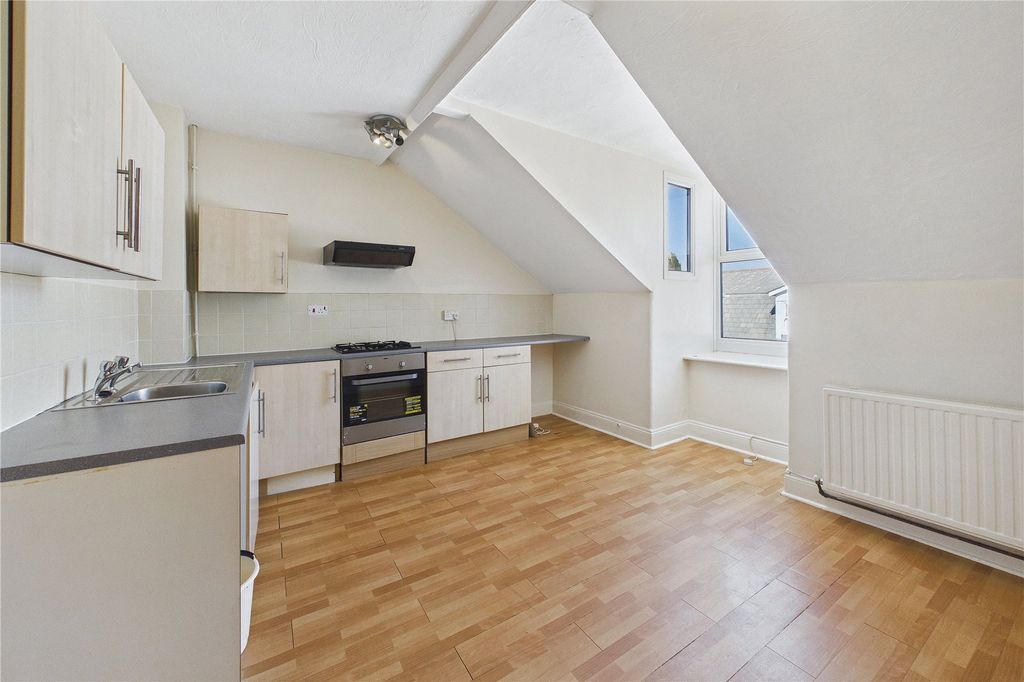 Property photo 2 of 8 Picture No. 06