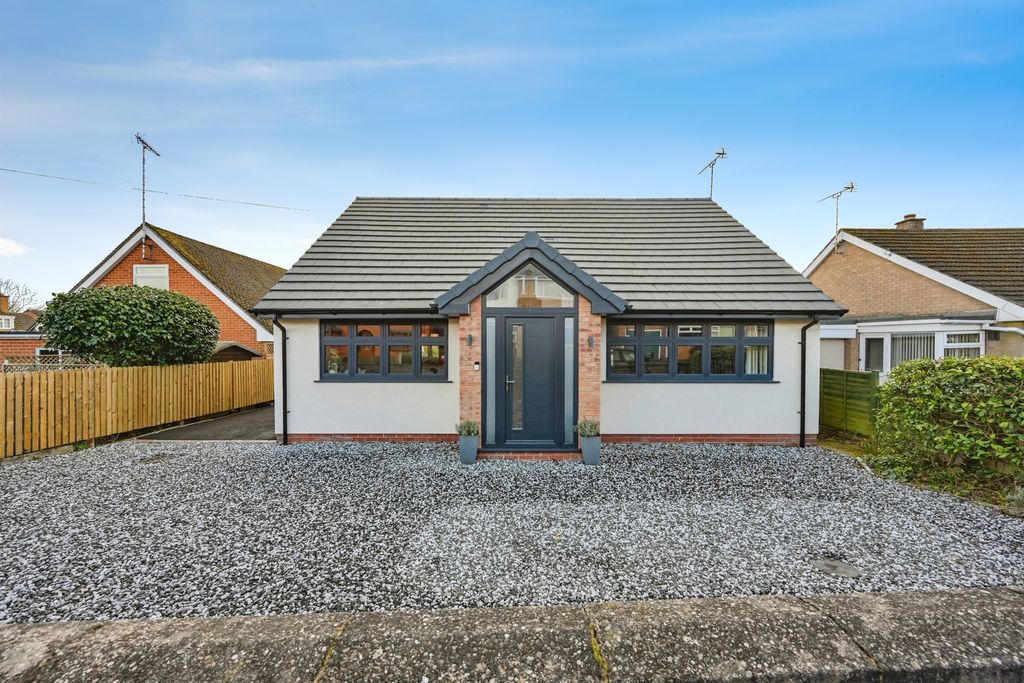 Property photo 1 of 17 Entrance Door: