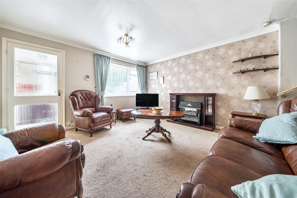 Property photo 2 of 21 Lounge