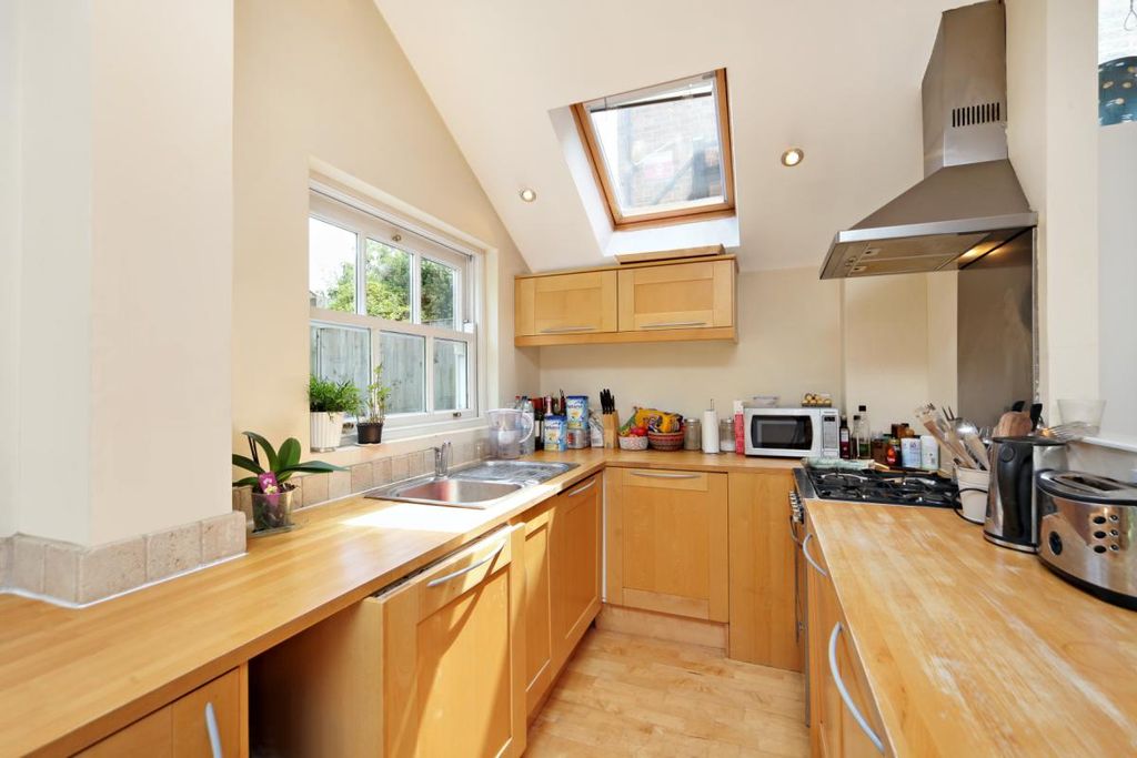 Property photo 2 of 8 Kitchen