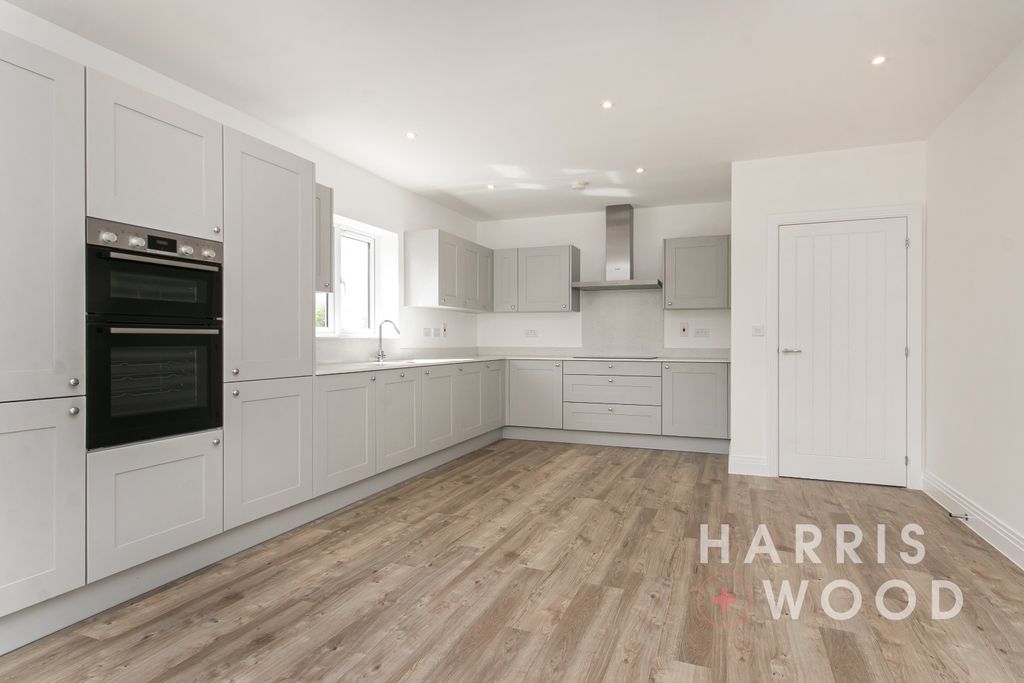 Property photo 2 of 32 4177803
