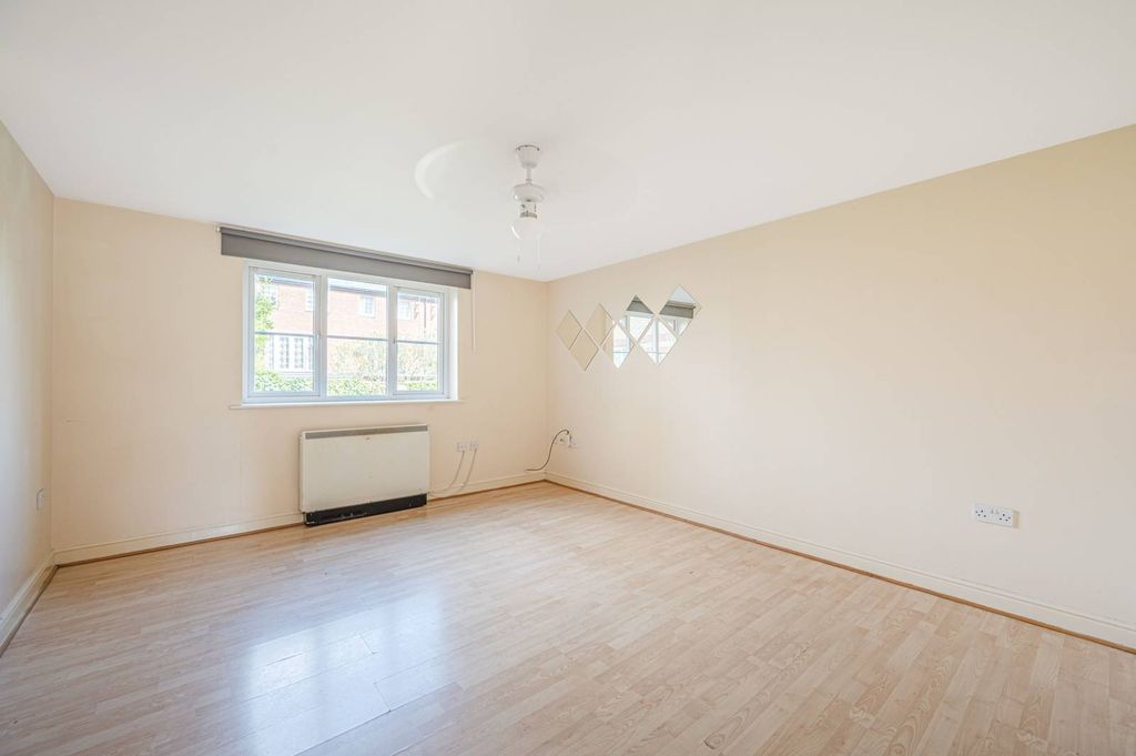 Property photo 2 of 4