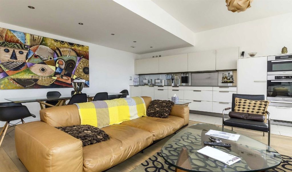 Property photo 3 of 5