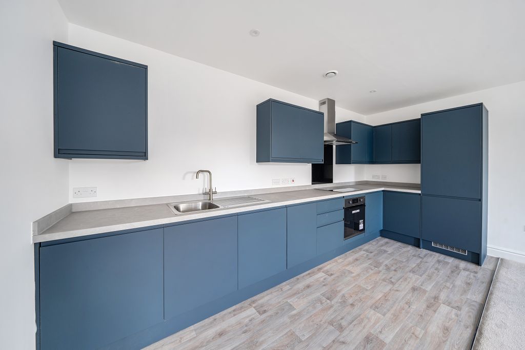 Property photo 1 of 11 1448372-8-69E6412Aef8A2