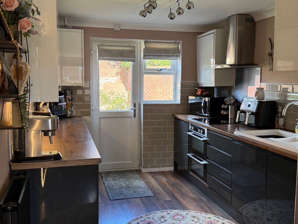 Property photo 2 of 14