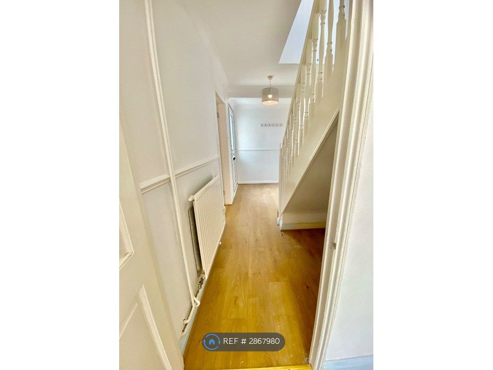 Property photo 3 of 22 Hallway
