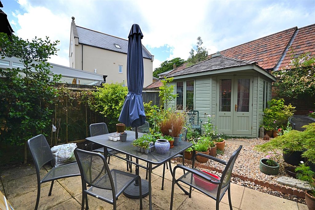 Property photo 3 of 14 42 (1).Png