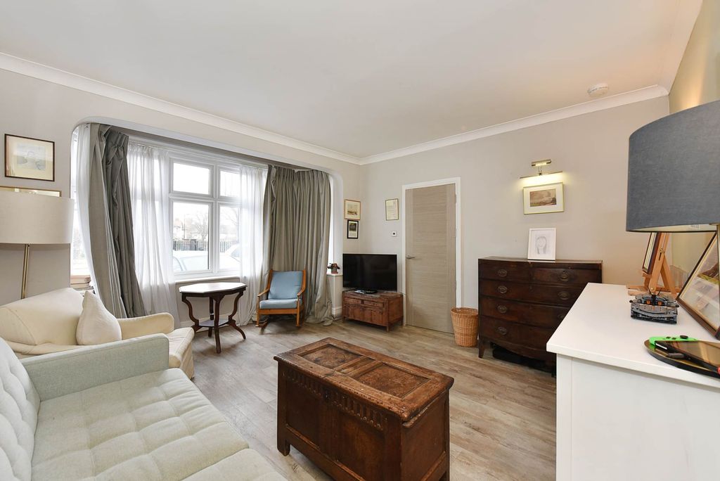 Property photo 3 of 21