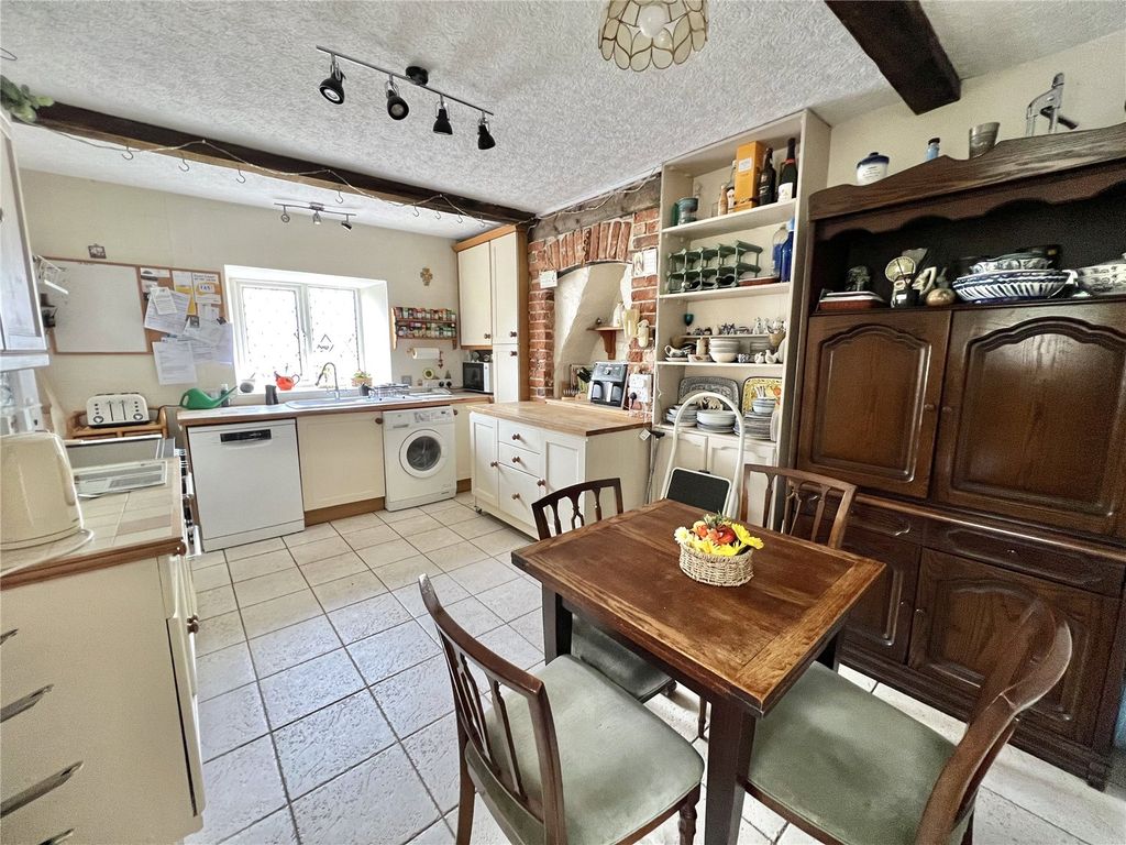 Property photo 3 of 14 Picture No. 10