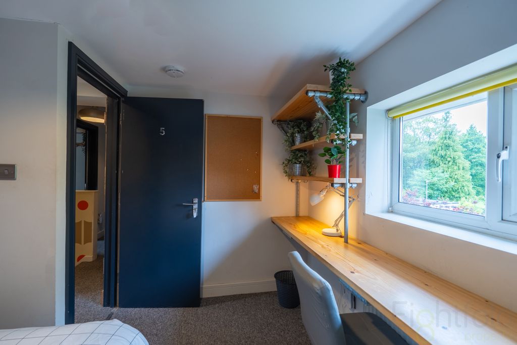 Property photo 2 of 26 Photo 13