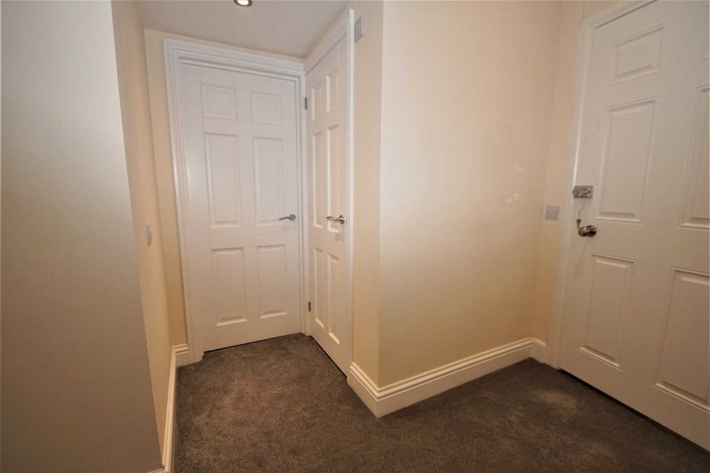 Property photo 2 of 14 Photo