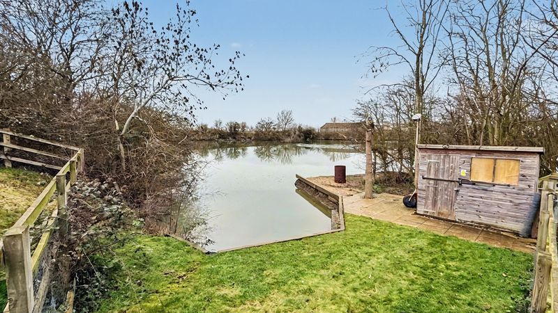 Property photo 3 of 28 Photo 23