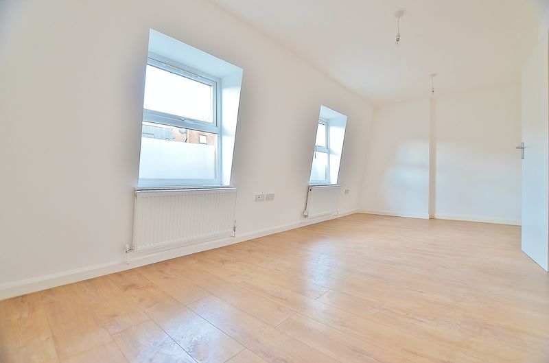 Property photo 2 of 11 Photo 8