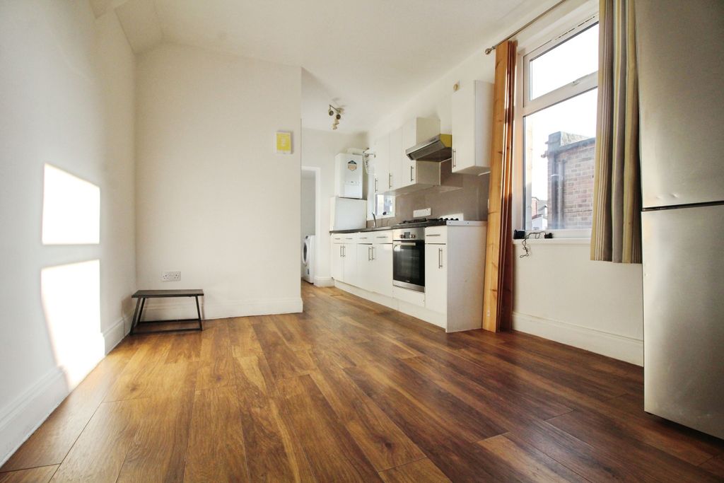 Property photo 2 of 14 2B12d495-Img_7061.Jpg