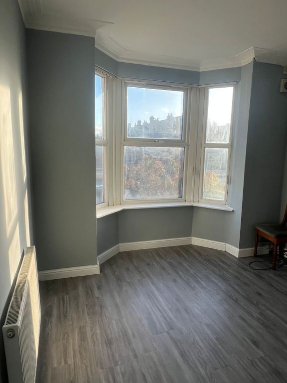 Property photo 1 of 6 149 Carr House Road, Flat 1