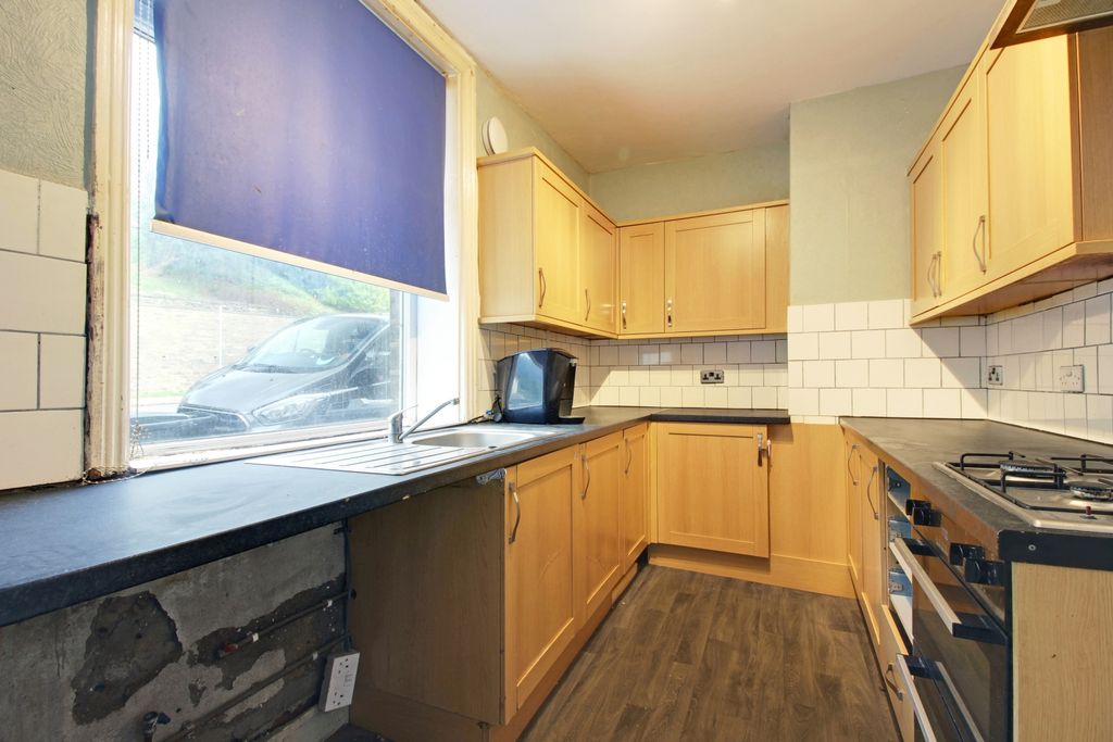 Property photo 2 of 14 Kitchen