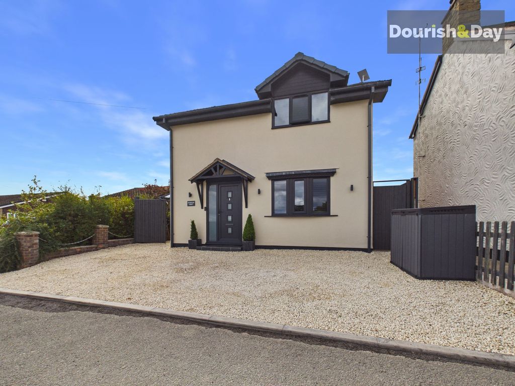 Property photo 1 of 32