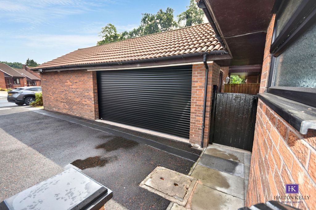 Property photo 2 of 24