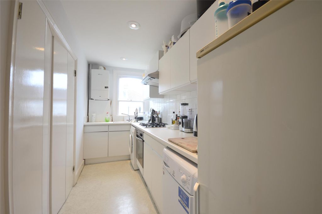 Property photo 2 of 6 Kitchen