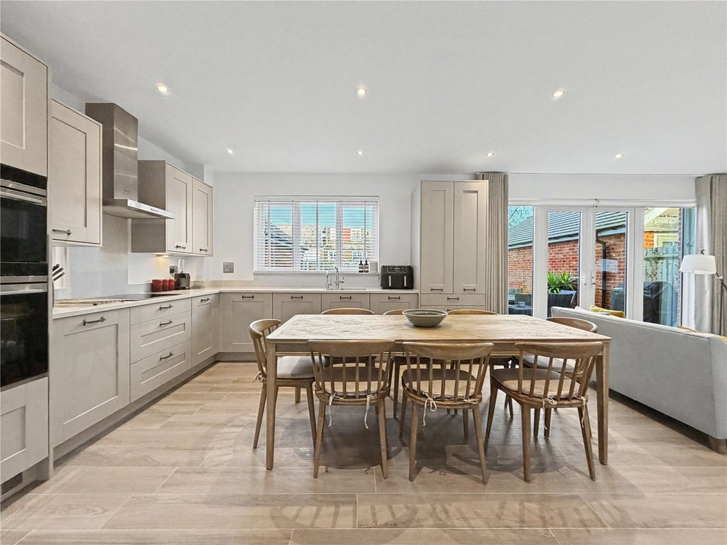 Property photo 2 of 25 Picture No. 05