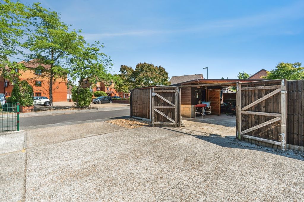 Property photo 2 of 29 Pbox-Img.Jpg