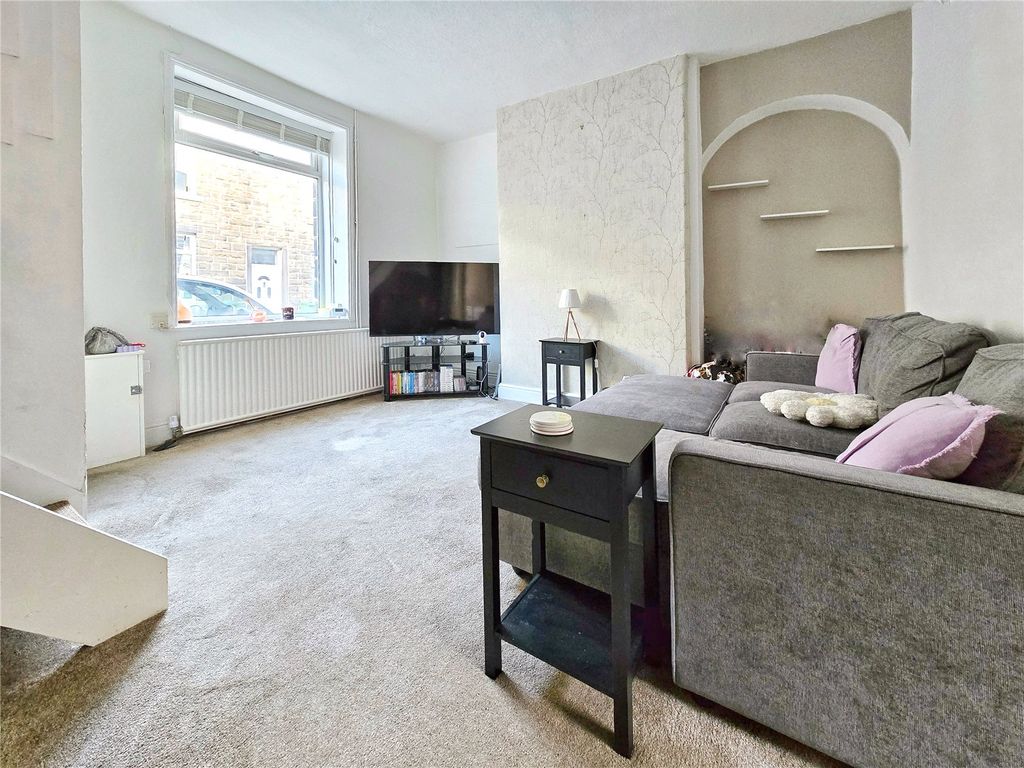 Property photo 2 of 14 Lounge