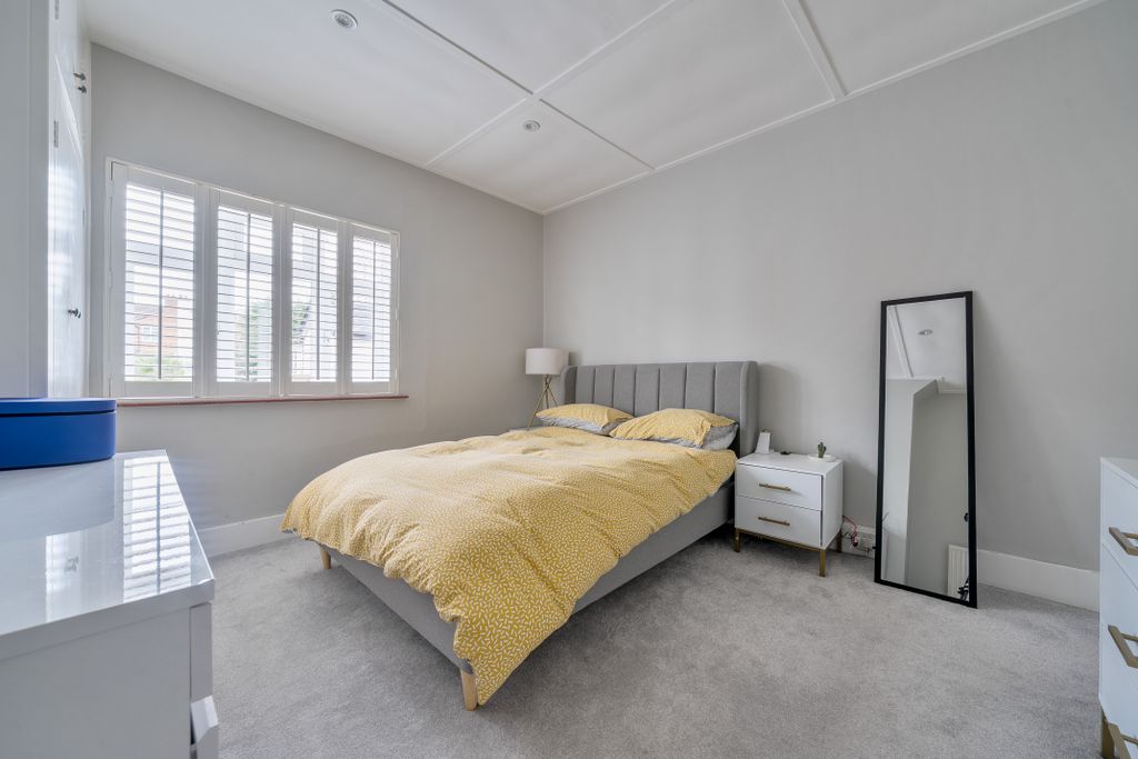 Property photo 1 of 4 Bedroom